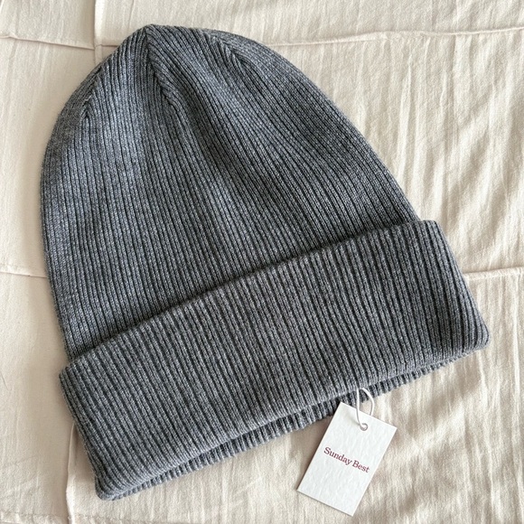 Sunday Best Snowflake Beanie - Heather Grey - NWT - Picture 1 of 1